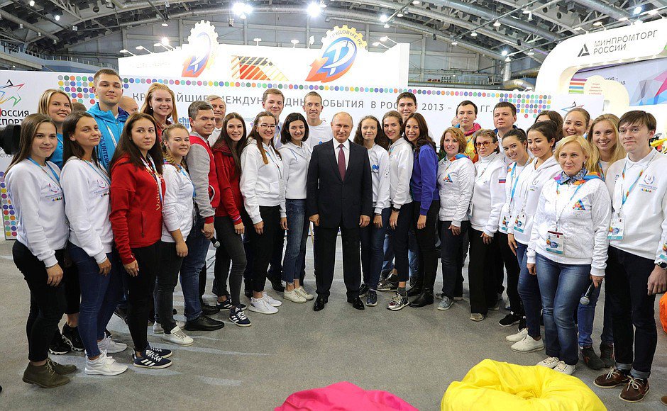 دیدار پوتین با نیروهای داوطلب بازیهای کراسنویارسک 2019